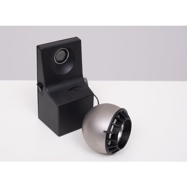 Osram design lamp consisting of a plastic base with a metal ball with halogen lamp. This ball can be directed in all...