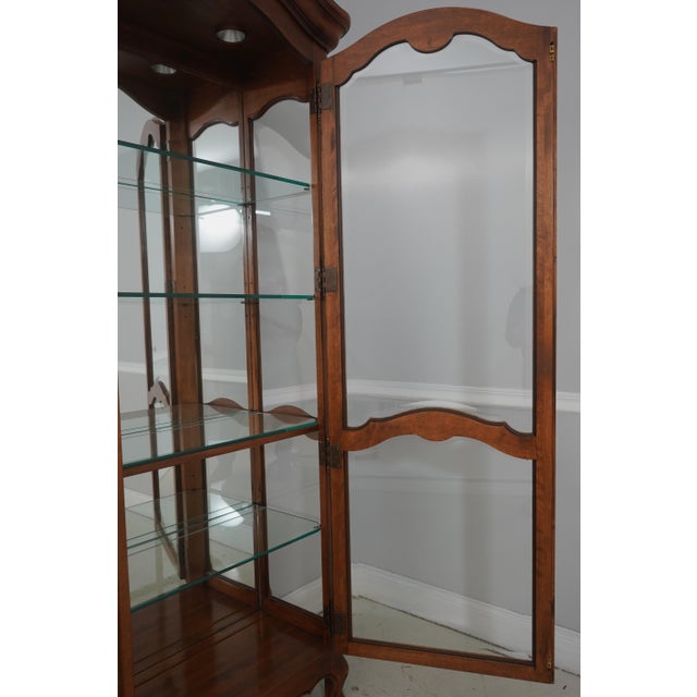 Ethan Allen Country French Curio Cabinet For Sale In Philadelphia - Image 6 of 18