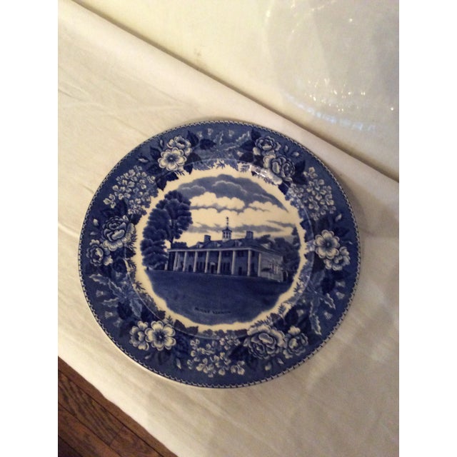 English 1950s Mount Vernon Blue and White Plate For Sale - Image 3 of 6