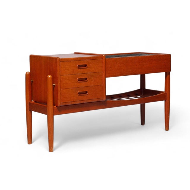 Mid-Century Modern Mid 20th Century Arne Wahl Iversen Model 36 Planter / Hallway Chest in Teak For Sale - Image 3 of 11