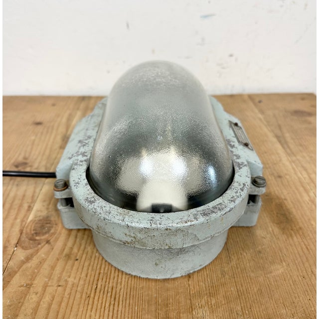 Industrial Cast Aluminium Wall Light with Frosted Glass from Elektrosvit, 1970s For Sale - Image 6 of 16