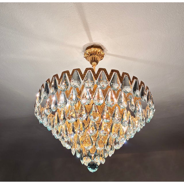 1960s Luxury Mid-Century Style Natural High-Gleam Solid Brass & Ice-Blue Turquoise Crystal 6-Light Flush Mount Chandelier For Sale - Image 6 of 9
