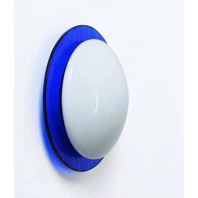 Mid-Century Italian Round Blue and White Murano Glass Sconce, 1970s For Sale - Image 9 of 18