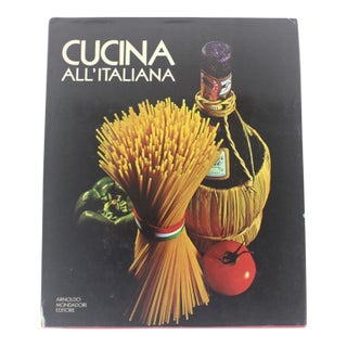 1976 Cucina All’Italiana Italian Language Cook Book, Retro Kitchen Decor, Old Hardcover Cookbook Gift for Foodie, Shower Gift Italy For Sale