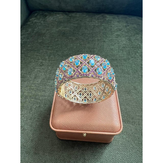 Bochic "Capri" Amethyst & Blue Topaz Gem & Cuff Set In 18K Gold & Silver For Sale - Image 14 of 18