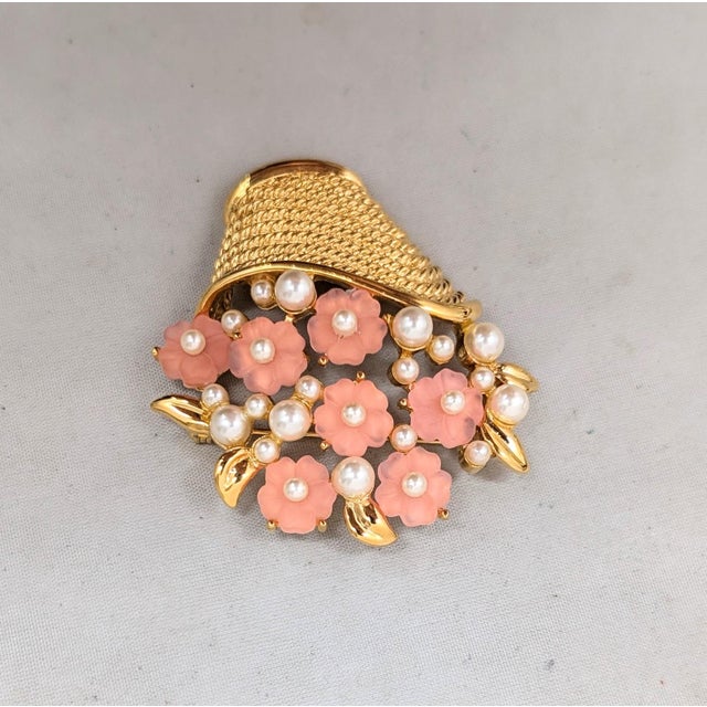 Napier Vintage 1980s Signed Napier Pink Rhinestone Flowers & Faux-Pearls in a Basket Brooch For Sale - Image 4 of 7