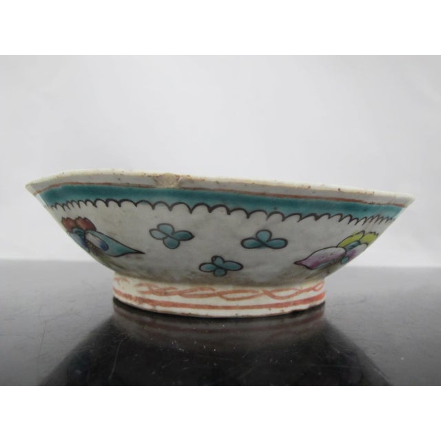 Chinese Nyonya Porcelain Butterfly & Flower Enamel Bowl With Turquoise Center For Sale - Image 4 of 10