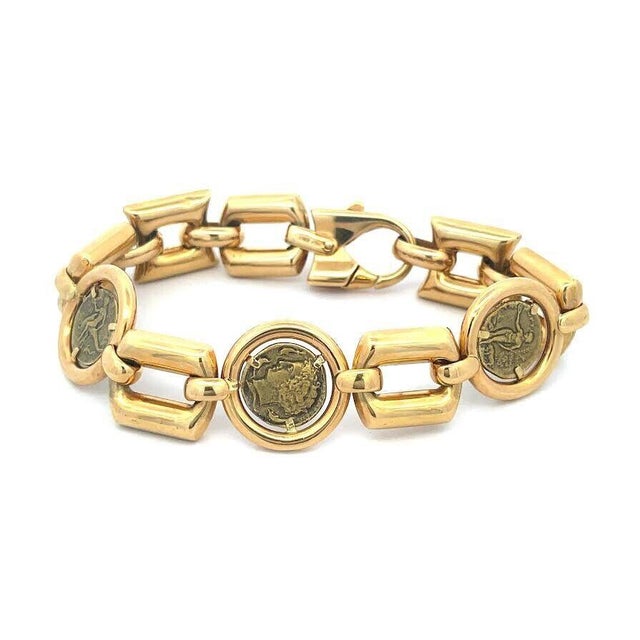 Metal UNOARRE Jeweler Coin Bracelet In 18k Yellow Gold Open Link Style For Sale - Image 7 of 9