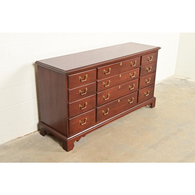 Henkel Harris Henkel Harris Style Georgian Solid Mahogany Twelve-Drawer Dresser For Sale - Image 4 of 14