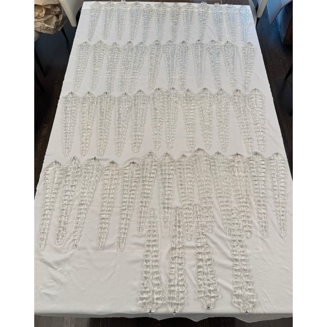 Venini “Alga” Seaweed Glass Chandelier – Murano, Italy, 1960s We are a family selling a chandelier that has been in our...