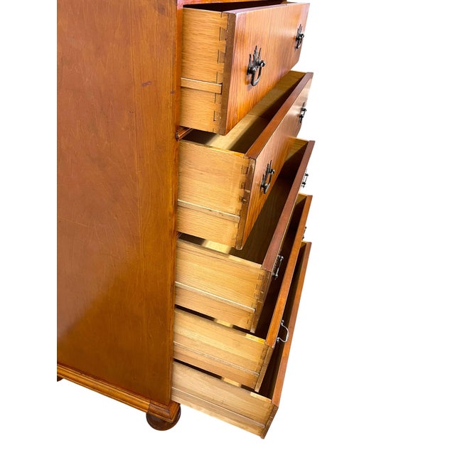 Wood Vintage 5-Drawer Chest With Figured Wood Grain, Dovetailed Drawers and Brass-Toned Hardware For Sale - Image 7 of 9