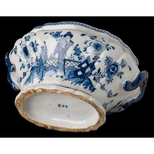 Delftware Blue and White Chinoiserie Tureen, 1750s For Sale - Image 9 of 10