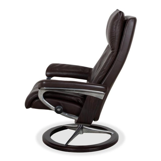 Set of Aura Leather Recliner and Ottoman from Stressless For Sale - Image 17 of 18