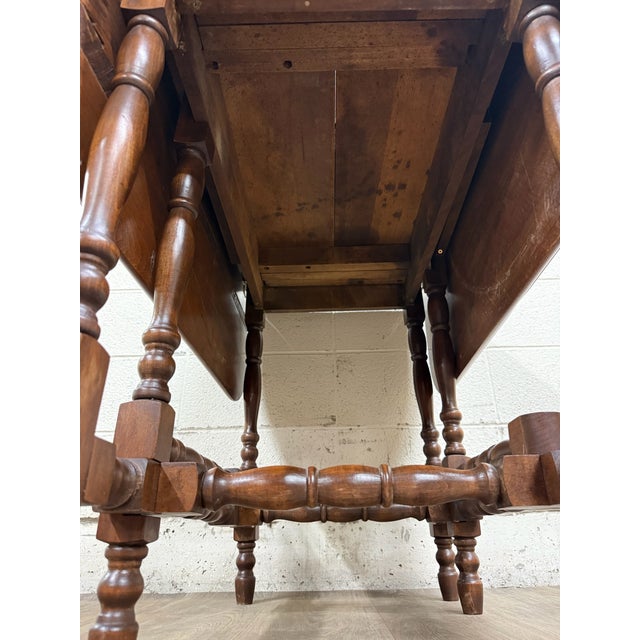 Antique 1920s Colonial Revival Solid Maple Gateleg Drop Leaf Dining Table For Sale - Image 13 of 16