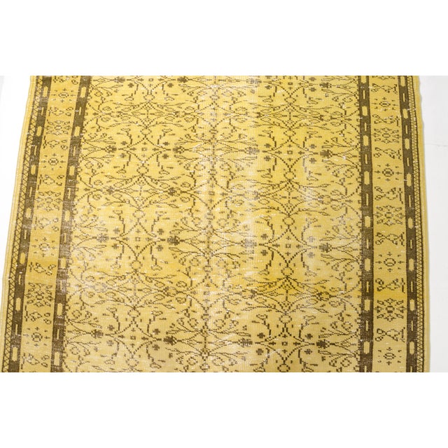 Textile Mid 20th Century Oushak Faded Yellow Rug For Sale - Image 7 of 10
