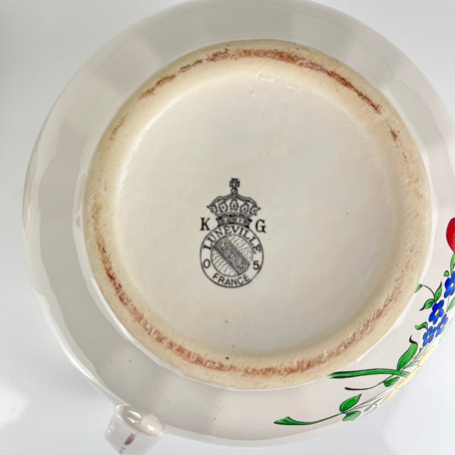 White Small Réverbère Model Teapot with Tulip Motif from KG Lunéville, 1980s For Sale - Image 8 of 10