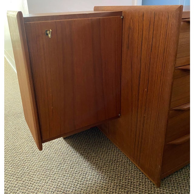 1960s Danish 4 Drawer Dresser with Attached Side Compartment For Sale - Image 4 of 9