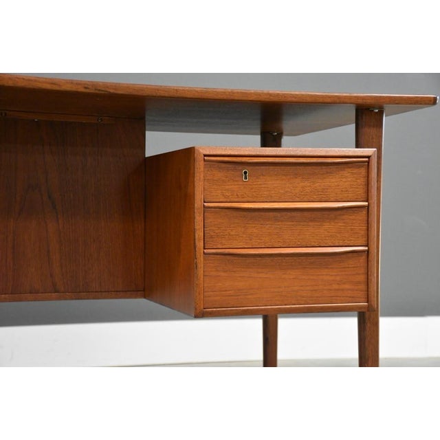 Wood 1960s Refinished Danish Modern Teak Floating Desk by Peter Lovig Nielsen For Sale - Image 7 of 12