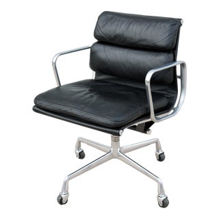 Vintage Mid-Century Modern Herman Miller Eames Soft Pad Black Management Chair For Sale