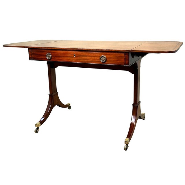 Small Georgian Side Table in Mahogany, 1800 For Sale - Image 11 of 11
