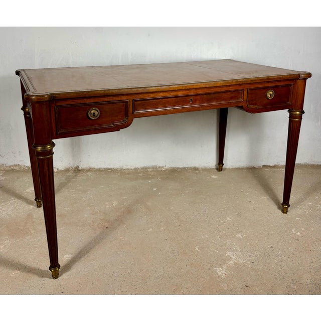 Early 20th Century Elegant Early 20th Century Writing Desk With Brass Details and Three Drawers For Sale - Image 5 of 14