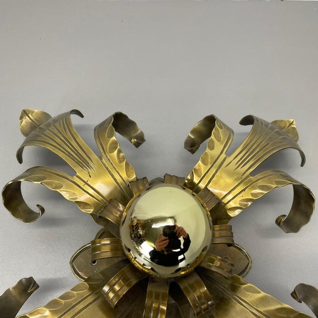 Golden Brass Florentiner Leaf Theatre Wall Light, Italy, 1960s For Sale - Image 9 of 18