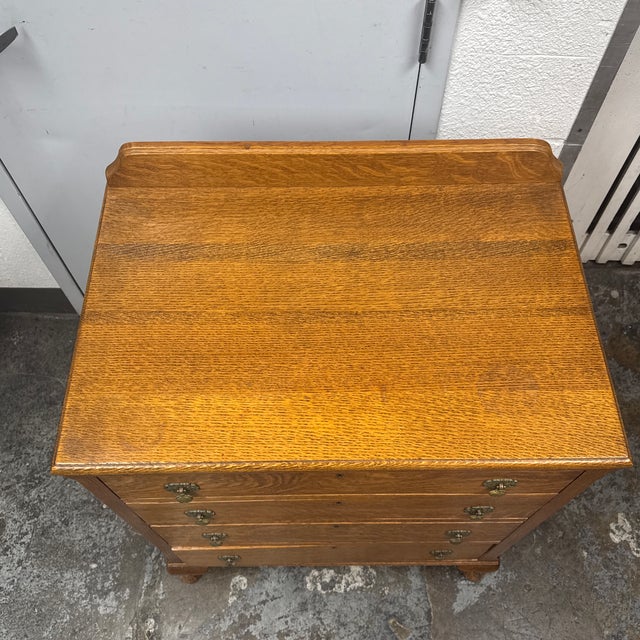 Tiger Oak Wood Victorian Era Chest of Drawers For Sale - Image 10 of 12