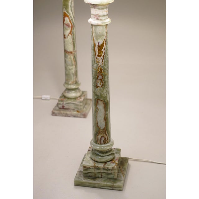 Stone XL Pair Neo Classic Hollywood Regency Modern Green & Rust Onyx Marble Tuscan Style Column Table Lamps 1960's Italy For Sale - Image 7 of 14
