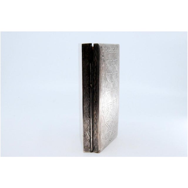 Smooth Silver Snuffbox with Wood-Lined Interior For Sale - Image 3 of 11