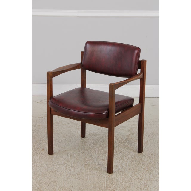 Jens Risom Pair of Jens Risom Mid Century Modern Walnut Armchairs For Sale - Image 4 of 16