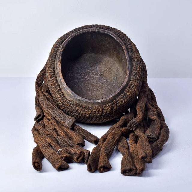 African Early 20th Century Bamileke Wood and Raffia Hat Cameroon For Sale - Image 3 of 13