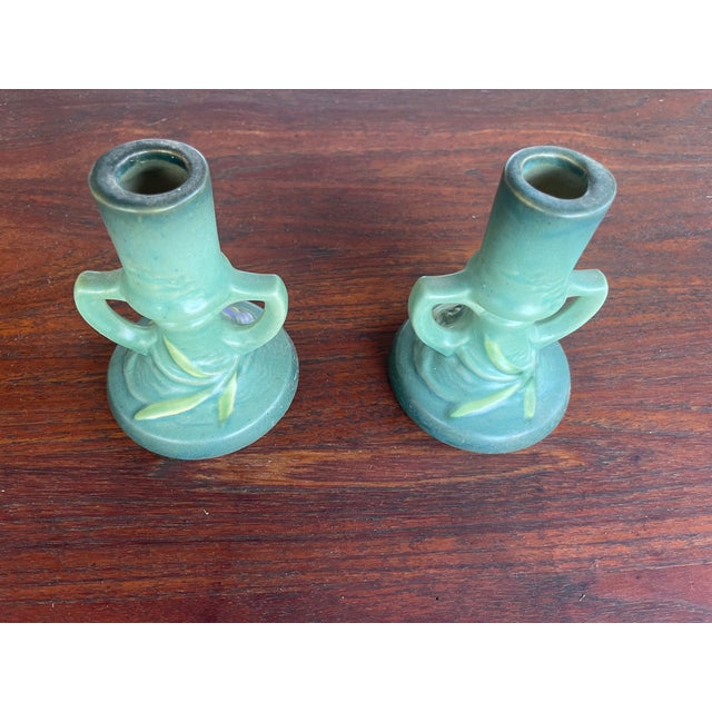 Art Nouveau 1920s Roseville Freesia Green Candlesticks 1161-4.5 - Pair For Sale - Image 3 of 5