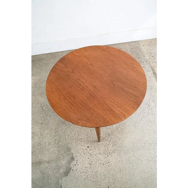 Henredon 1960s Mid Century Modern End Table Side Round Heritage Henredon Walnut Vintage For Sale - Image 4 of 12