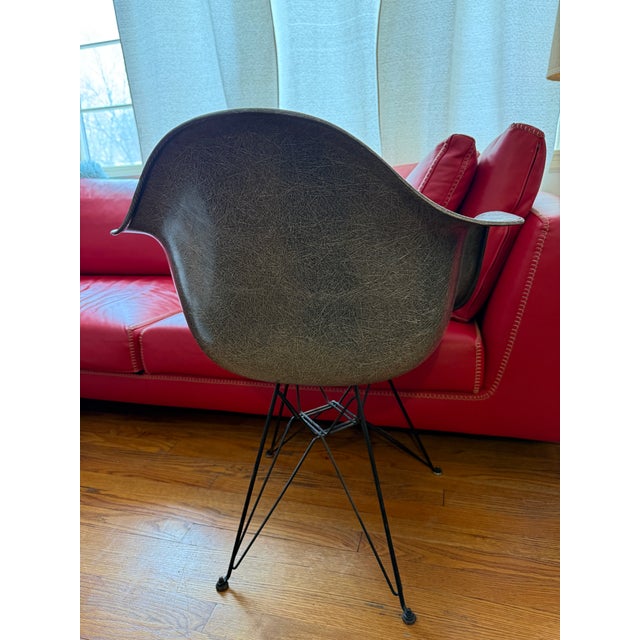 1950s 1950s 1st Generation Herman Miller Eames Zenith Label Rope Edge Dar Arm Shell Chair in Elephant Hide Grey For Sale - Image 5 of 12