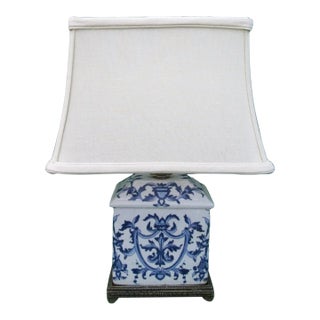 Vintage Ralph Lauren Style Blue & White Table Lamp For Sale