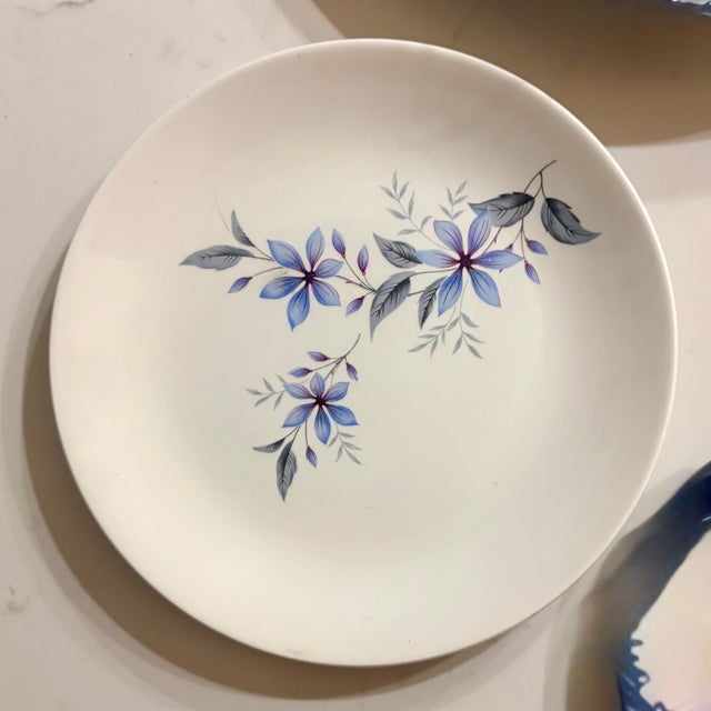 Mid 20th Century Purple and Blue Chinoiserie Blossom and Floral Wall Plate Curation, Set of 7 For Sale - Image 10 of 13