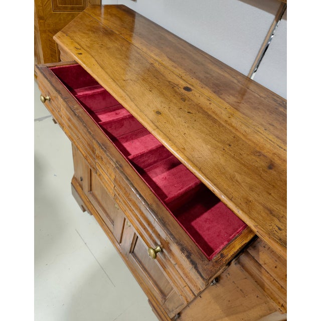 Tuscan Walnut Sideboard, 1780s For Sale - Image 6 of 11