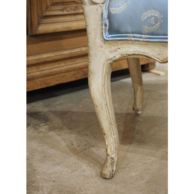 Sky Blue 18th Century French Painted Louis XV Fauteuil À La Reine Armchair With Blue Silk For Sale - Image 8 of 18