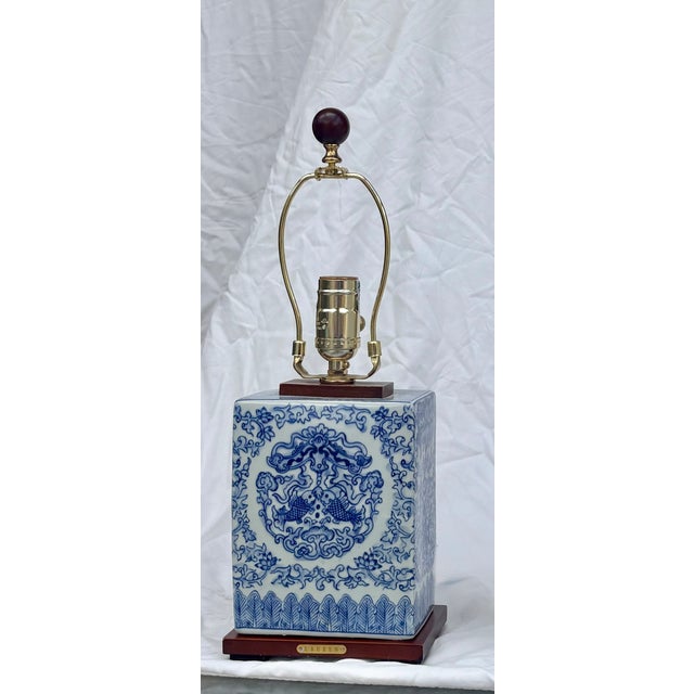 Vintage Lauren Ralph Lauren Blue and White Chinoiserie Porcelain Table Lamps, a Pair For Sale In Palm Springs - Image 6 of 7
