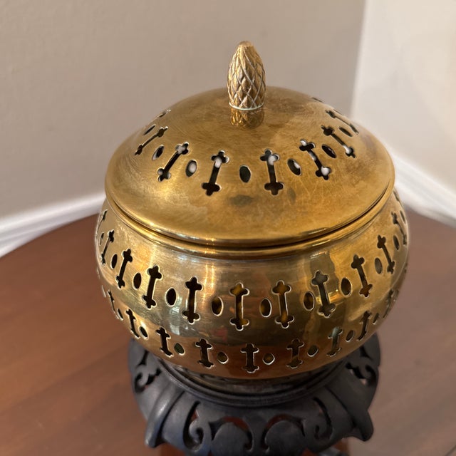 Beautiful vintage brass jar on stand. Good looking with some age on it