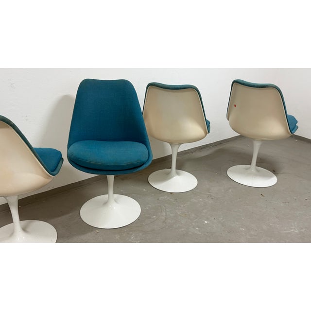 Eero Saarinen Mid-Century Modern Tulip Swivel Side Chairs by Eero Saarinen for Knoll International, 1970s, Set of 4 For Sale - Image 4 of 8
