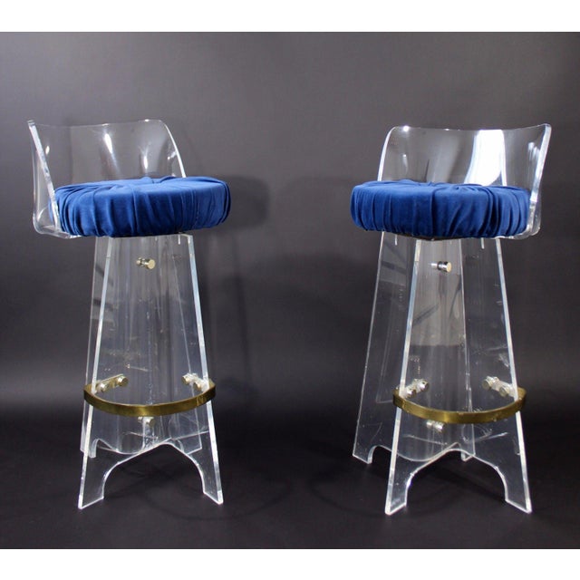 1970s Vintage Mid Century Modern Hollywood Regency Lucite & Brass Swivel Barstools - a Pair For Sale - Image 9 of 9