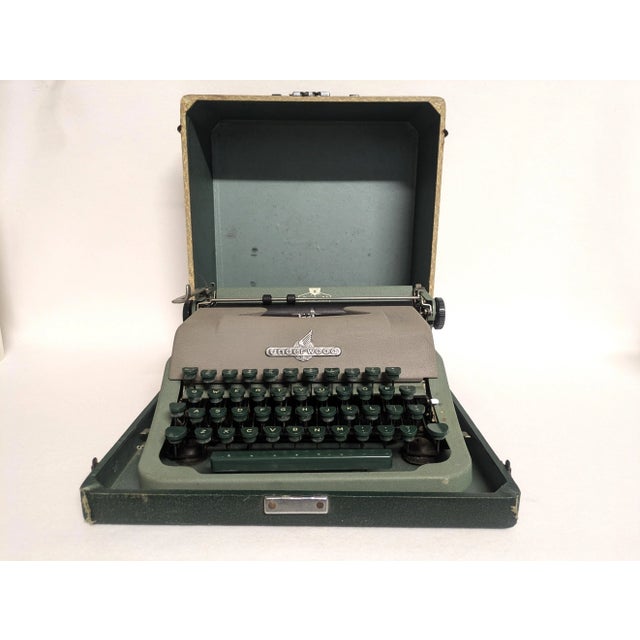Mid-Century Jewell Underwood Typewriter in Green For Sale - Image 10 of 12