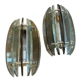 1960s Set of Two Space Age Green and Smoked Glass Italian Wall Sconces by Veca For Sale