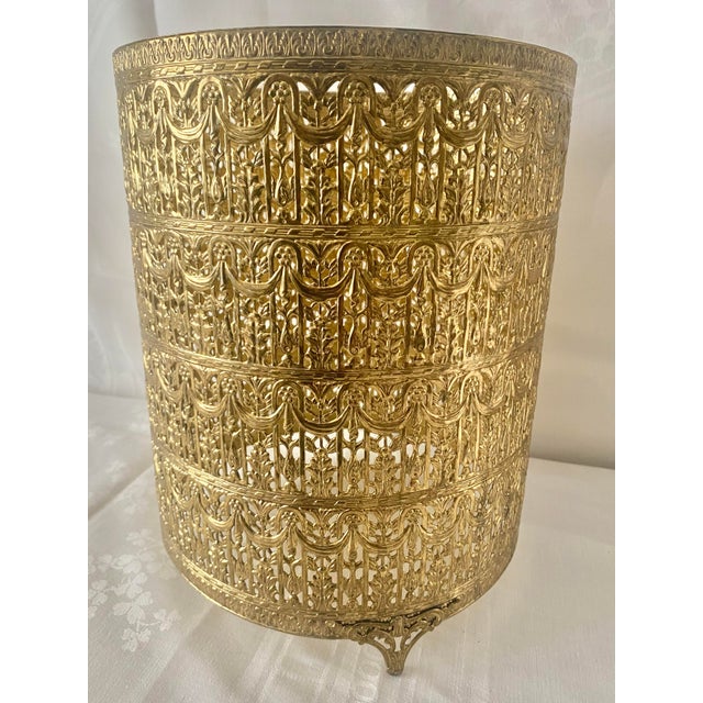 Vintage Hollywood Regency Gold Tone French Drape Filigree Wastebasket Ormolu Pierced Metal For Sale - Image 15 of 15