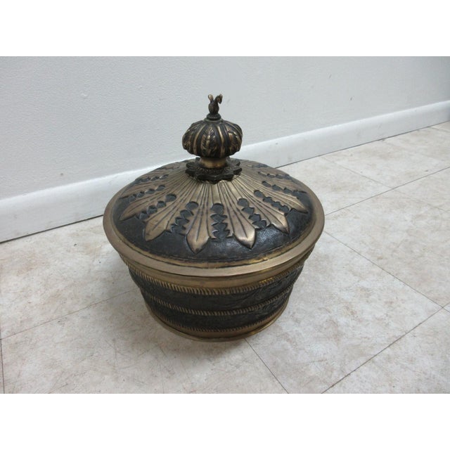 DESCRIPTION: please read shipping details. Measurements ( L x W x H) 13.5 x 13.5 x 15 Great shape. minor wear. . Please...