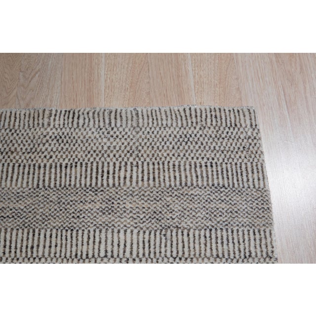 2020s 3x5 Trendy Dahlia Beige Solid Geometric Modern Handmade Small Wool Carpet Rug For Sale - Image 5 of 8