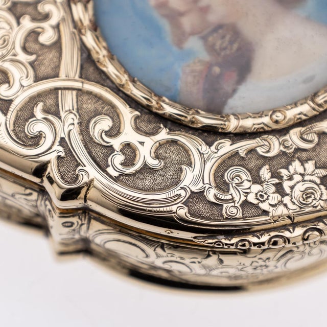 18k Gold Royal Presentation Snuff Box, France, 1850s For Sale - Image 6 of 18