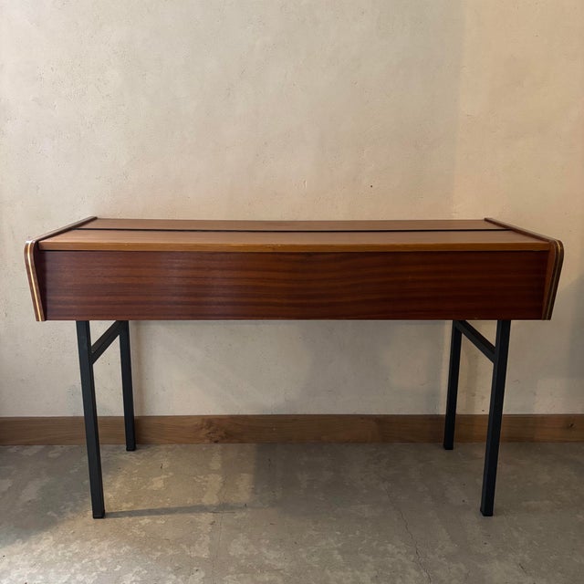 Scandinavian-Style Wooden Console Table, 1950s, in Very Good conditions. Designed 1950 to 1959