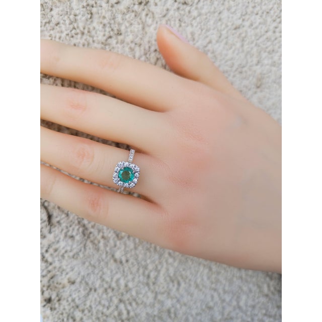 Diamond Halo Emerald 14k Gold Ring For Sale - Image 10 of 12
